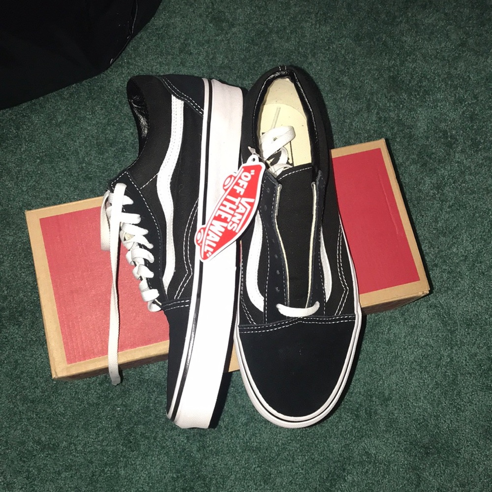 Brand new with tag and box old skool black vans